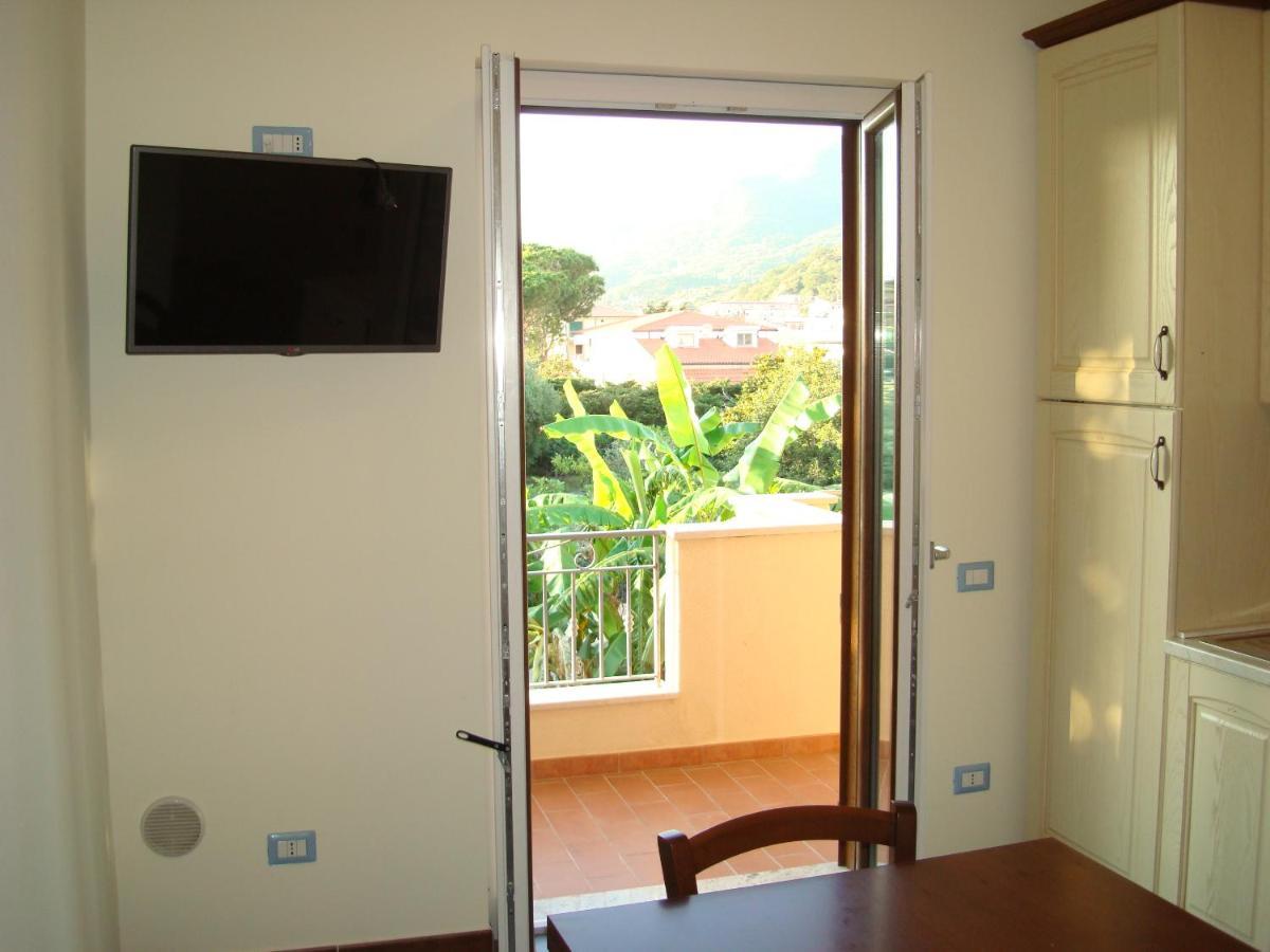 Guest House Mare E Luna ฟูเมเฟรดโดบรูซิโอ ภายนอก รูปภาพ