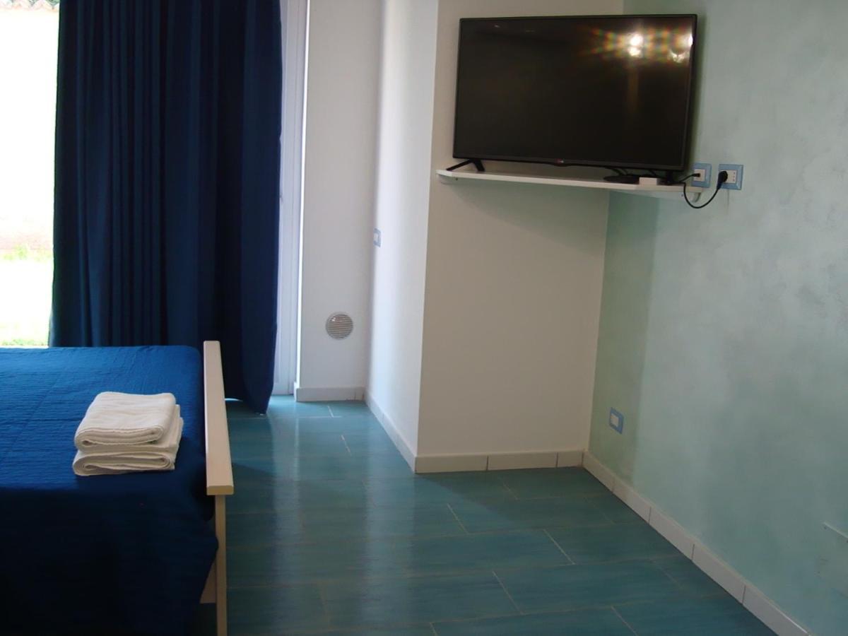 Guest House Mare E Luna ฟูเมเฟรดโดบรูซิโอ ภายนอก รูปภาพ