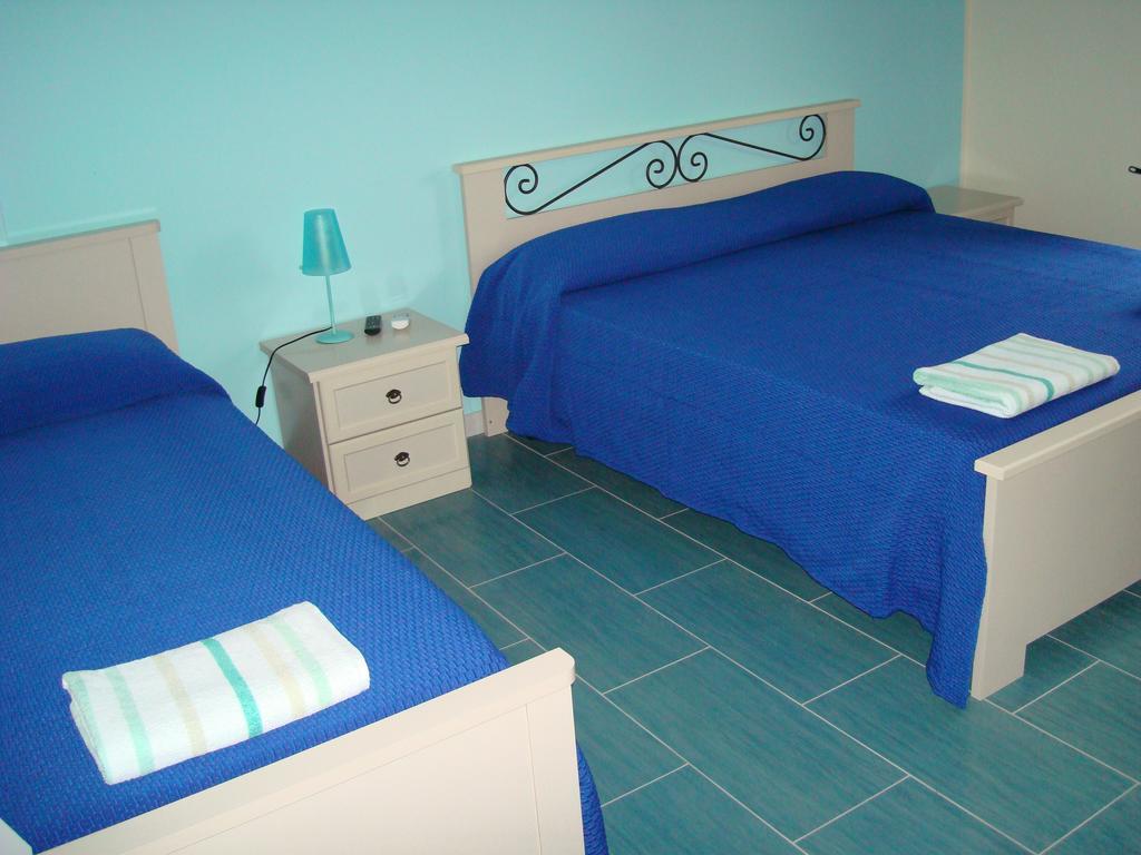 Guest House Mare E Luna ฟูเมเฟรดโดบรูซิโอ ห้อง รูปภาพ