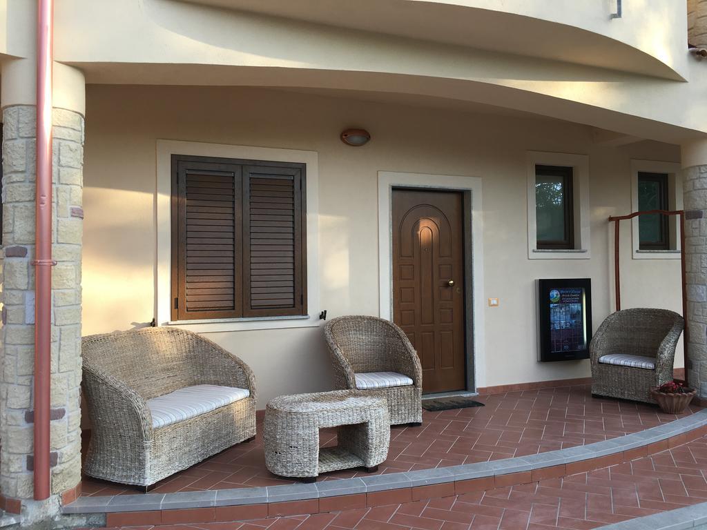 Guest House Mare E Luna ฟูเมเฟรดโดบรูซิโอ ภายนอก รูปภาพ
