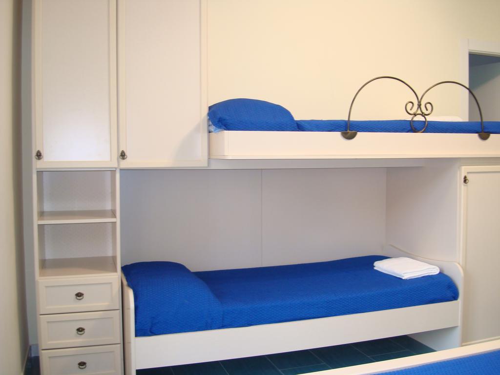 Guest House Mare E Luna ฟูเมเฟรดโดบรูซิโอ ภายนอก รูปภาพ