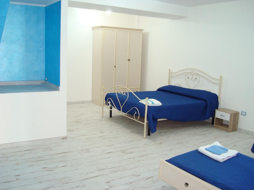 Guest House Mare E Luna ฟูเมเฟรดโดบรูซิโอ ภายนอก รูปภาพ