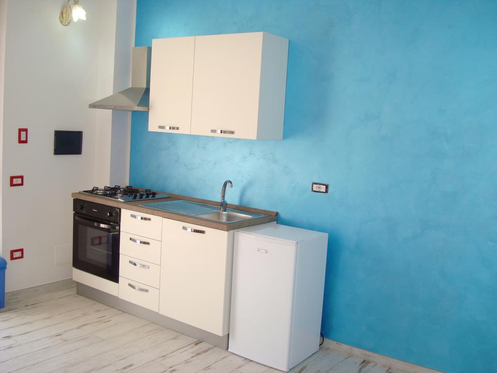 Guest House Mare E Luna ฟูเมเฟรดโดบรูซิโอ ภายนอก รูปภาพ