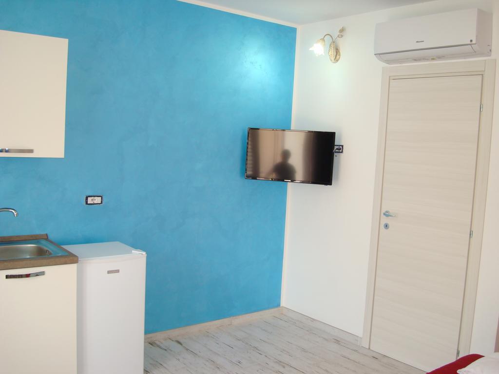 Guest House Mare E Luna ฟูเมเฟรดโดบรูซิโอ ภายนอก รูปภาพ