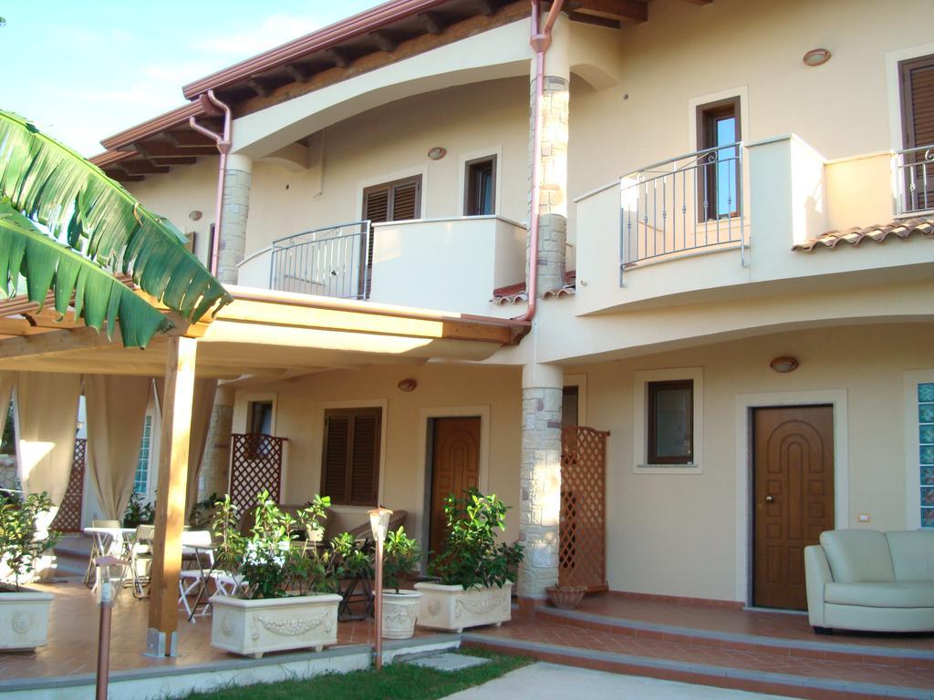 Guest House Mare E Luna ฟูเมเฟรดโดบรูซิโอ ภายนอก รูปภาพ