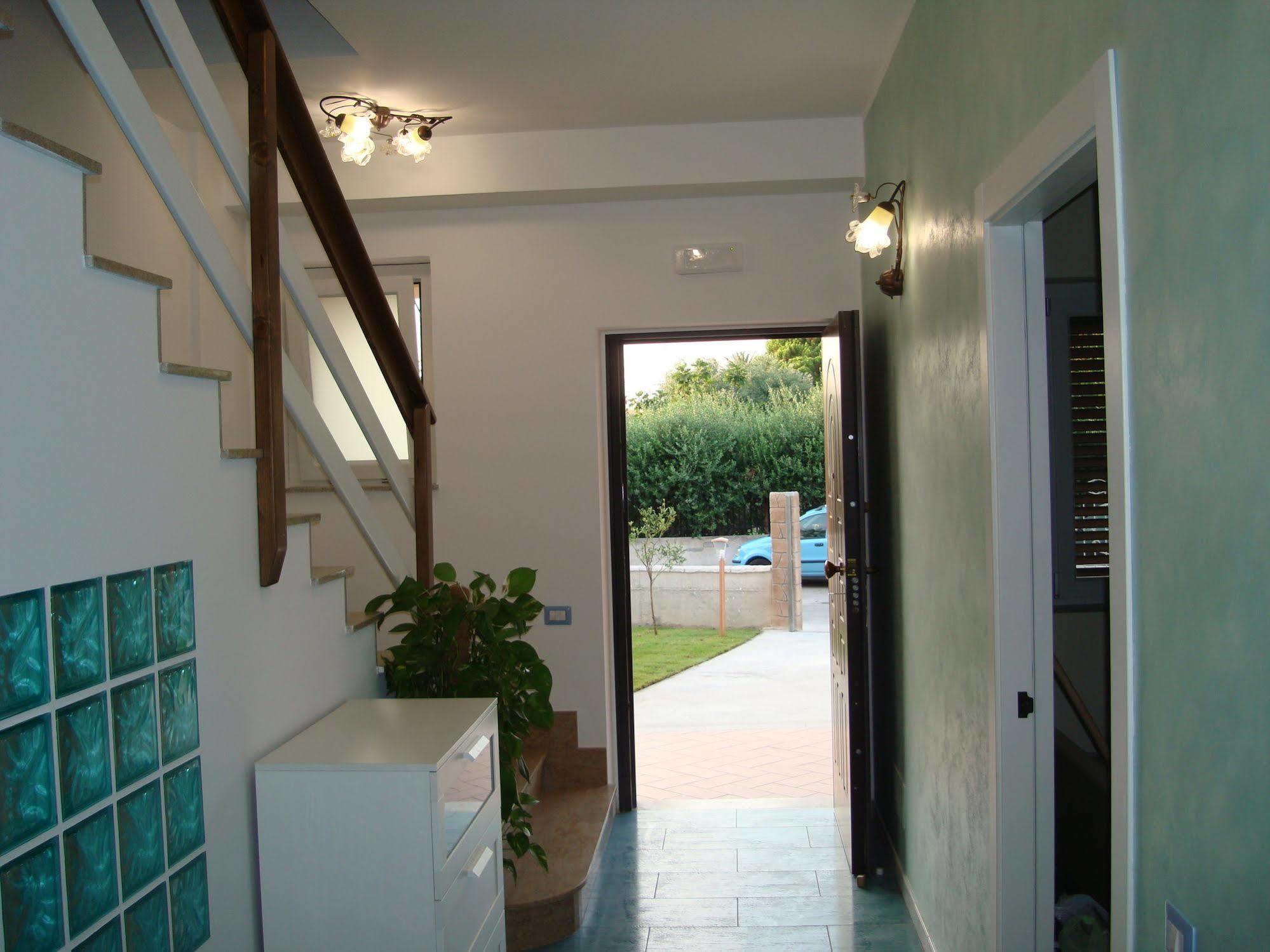 Guest House Mare E Luna ฟูเมเฟรดโดบรูซิโอ ภายนอก รูปภาพ