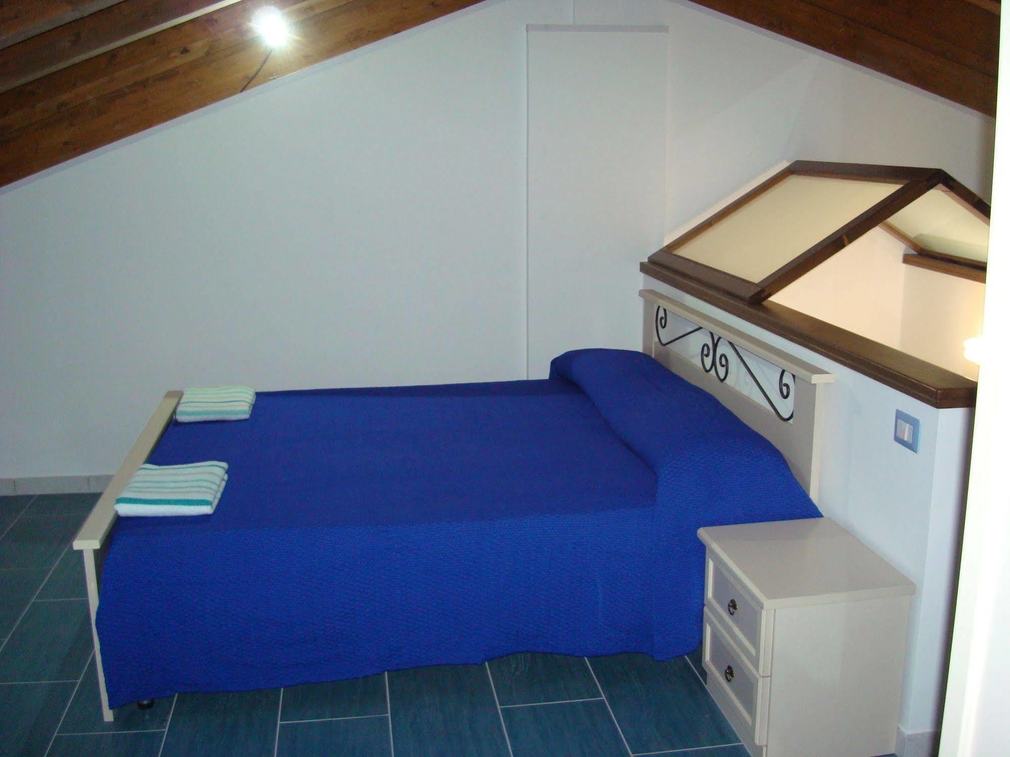 Guest House Mare E Luna ฟูเมเฟรดโดบรูซิโอ ภายนอก รูปภาพ