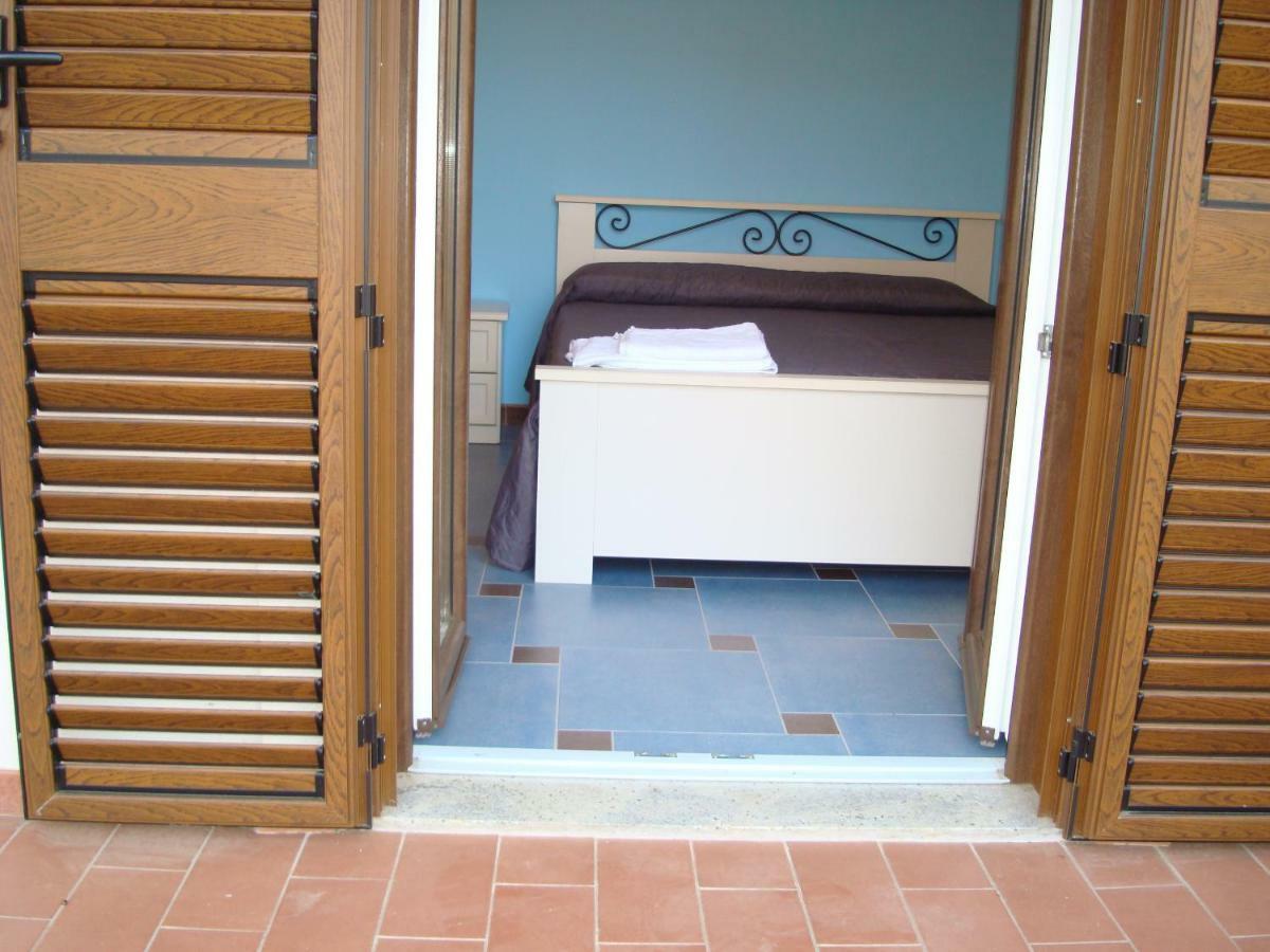 Guest House Mare E Luna ฟูเมเฟรดโดบรูซิโอ ภายนอก รูปภาพ